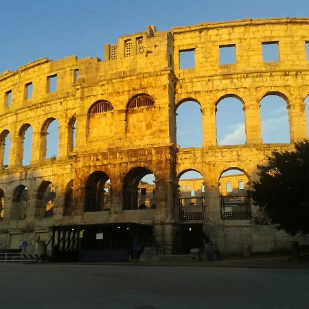 Doric * Pula